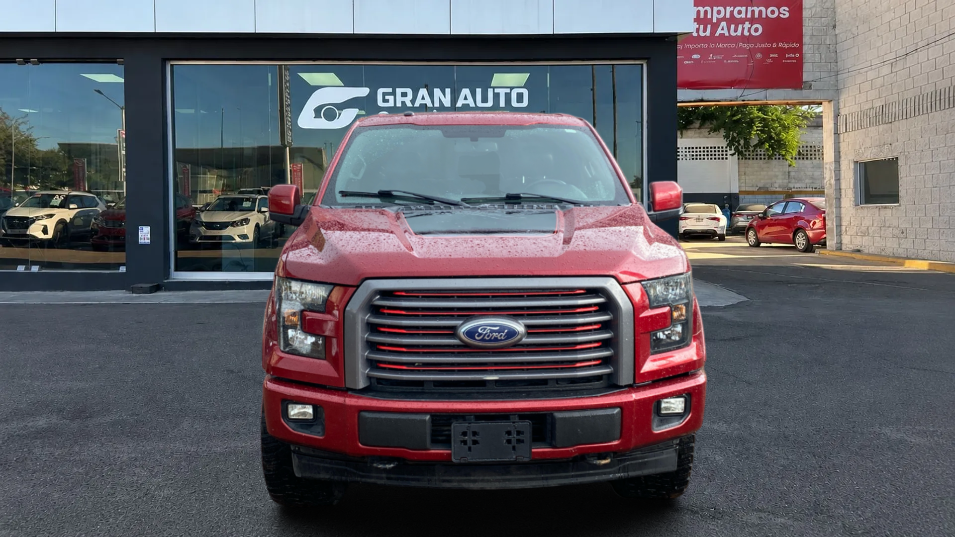 LOBO LARIAT SPORT CREW CAB 4X4 SRAY-IN BEDLINER