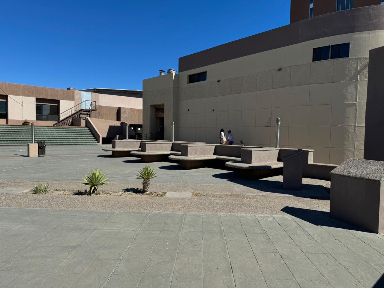 Plaza Comercial en Renta — Plaza Del Rio