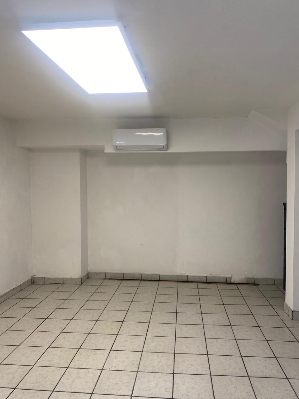 Oficina en Renta — Col. Libertad